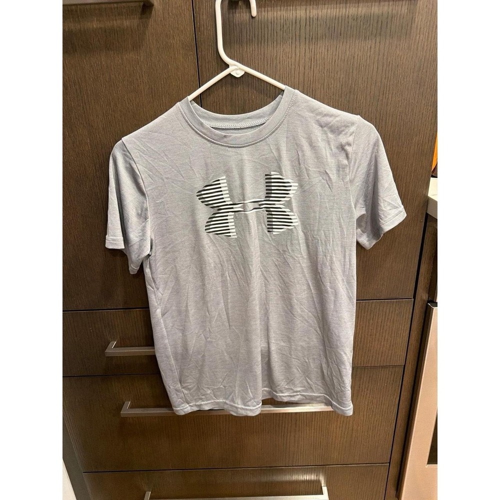 Under Armour Boys Gray Athletic T-Shirt large